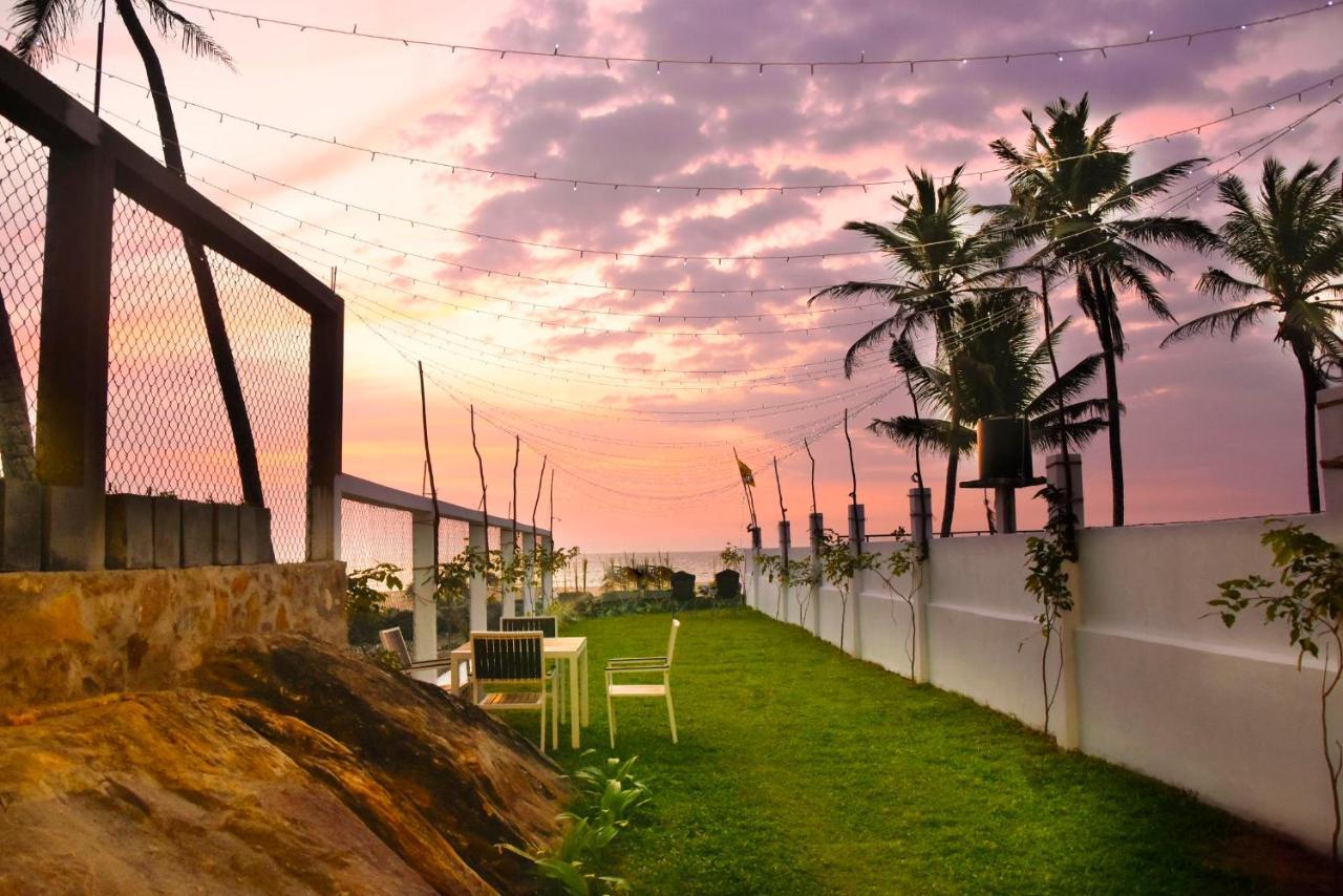 Kavin Beach Hotel Hikkaduwa Exteriör bild