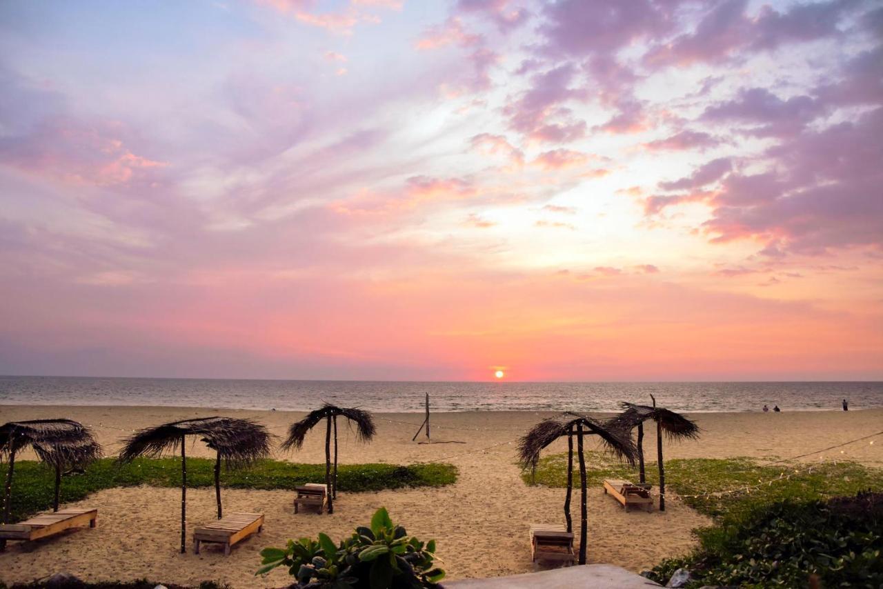 Kavin Beach Hotel Hikkaduwa Exteriör bild