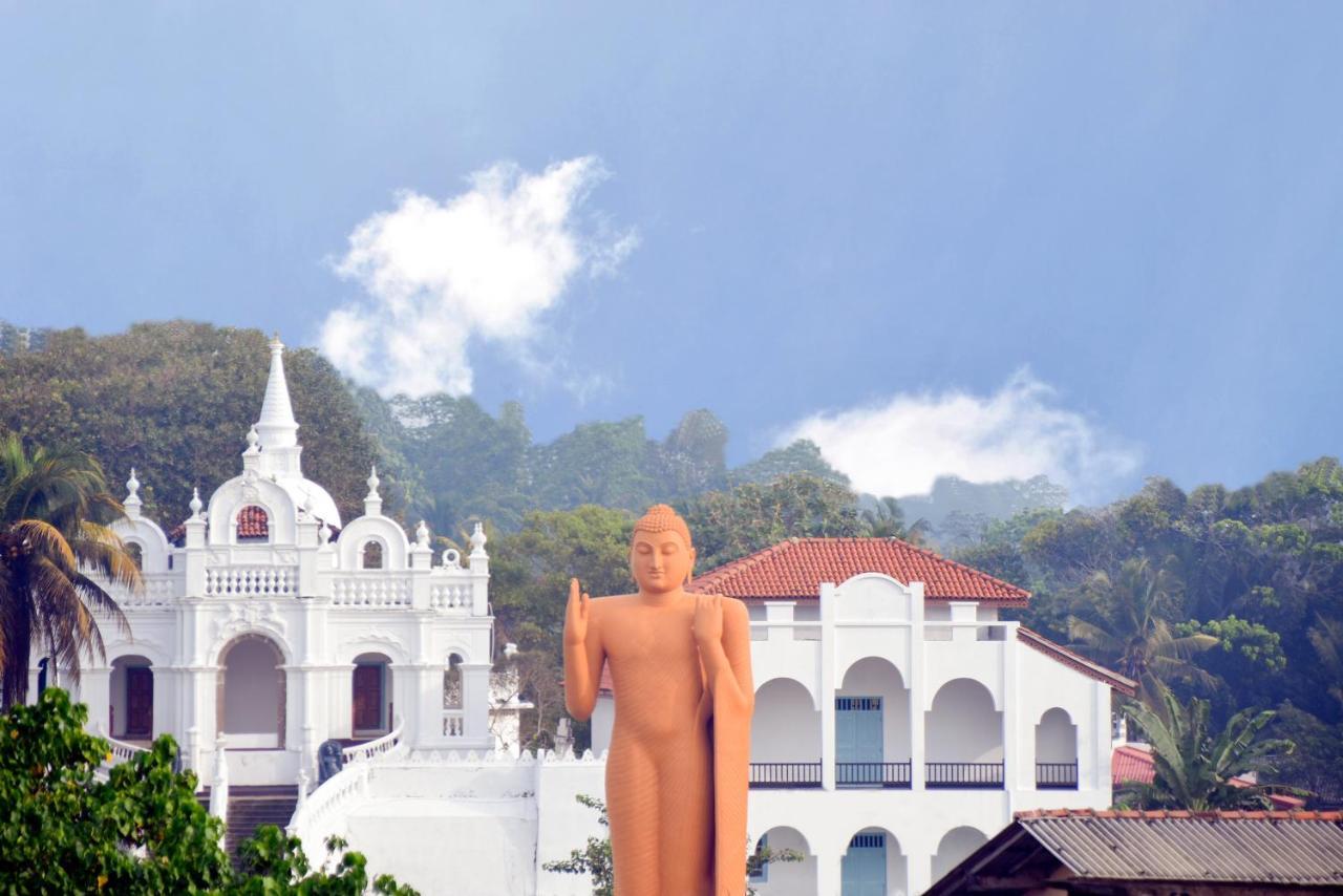 Kavin Beach Hotel Hikkaduwa Exteriör bild