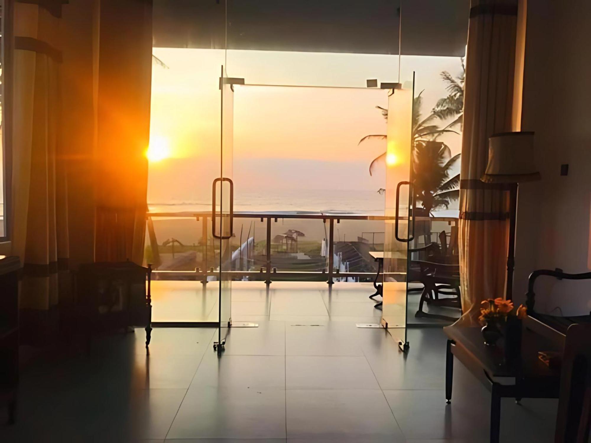 Kavin Beach Hotel Hikkaduwa Exteriör bild